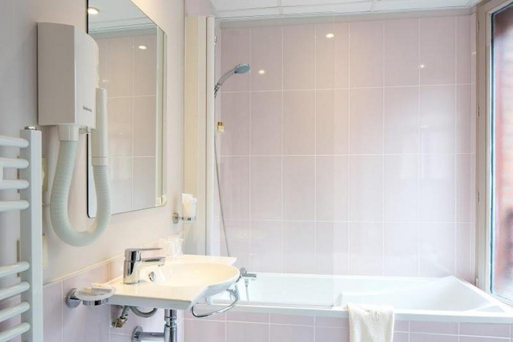 Ours Blanc - Wilson Hotel Toulouse