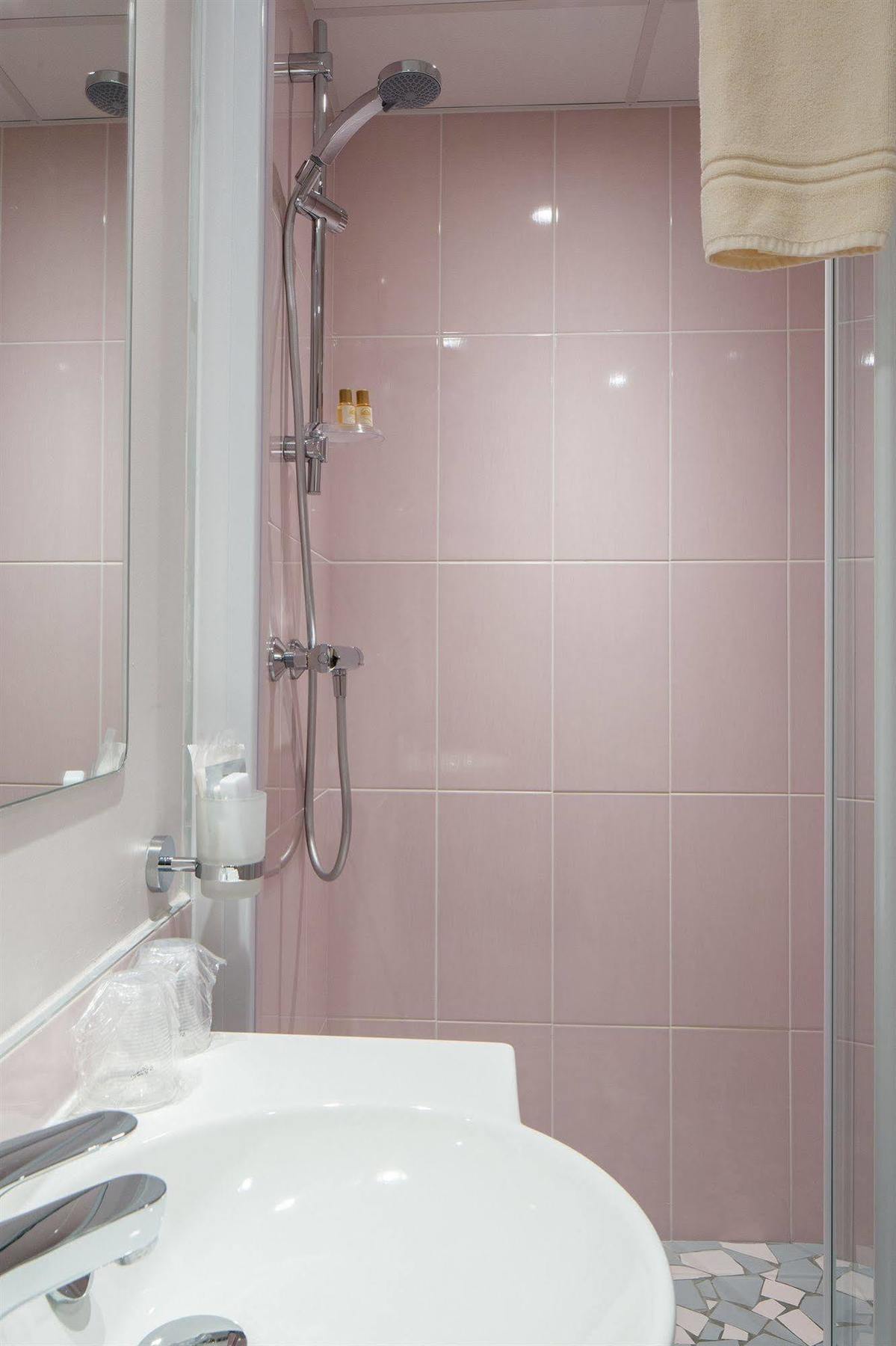 Ours Blanc - Wilson Hotel Toulouse