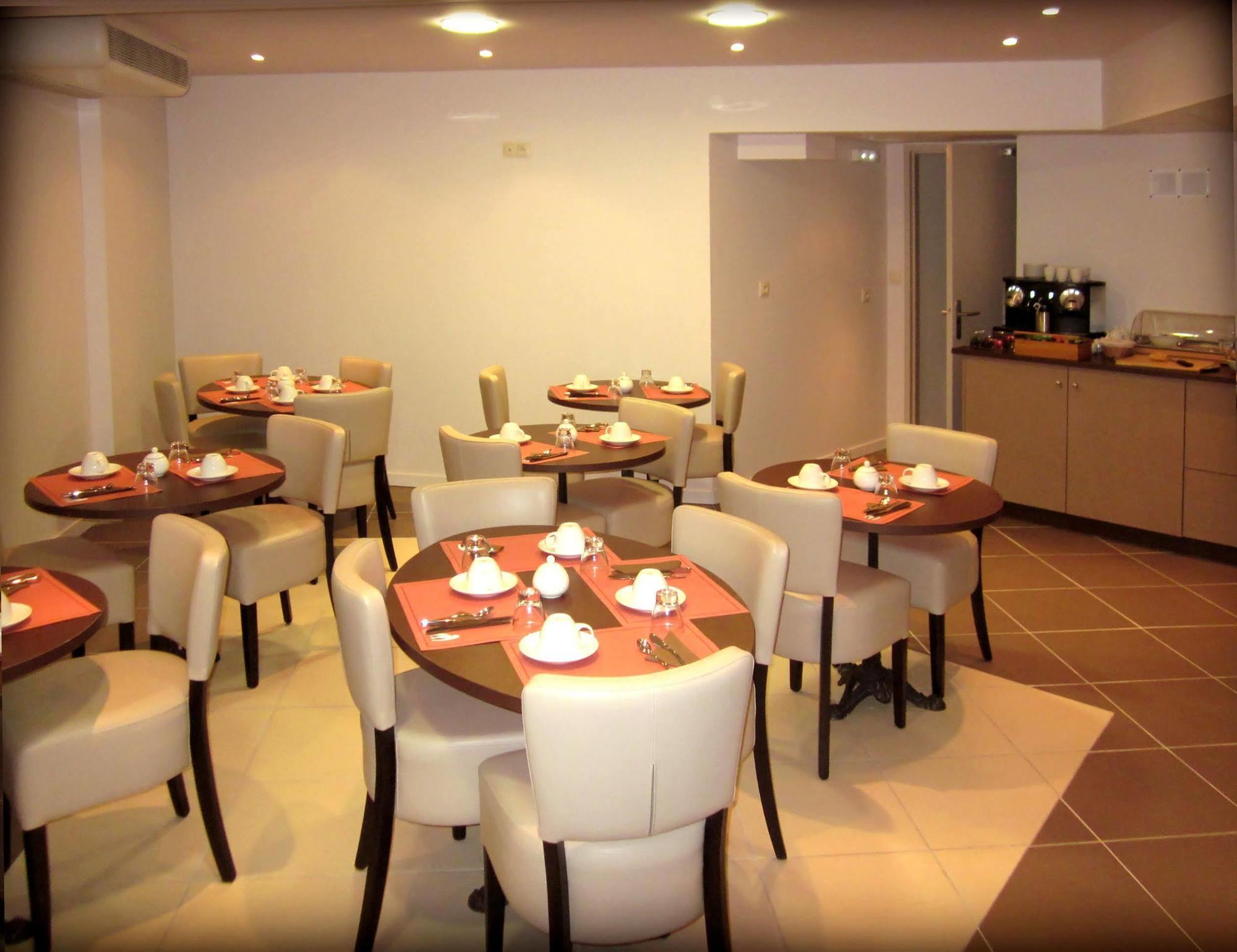 Ours Blanc - Wilson Hotel